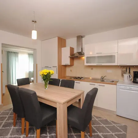 Tina * Подстрана